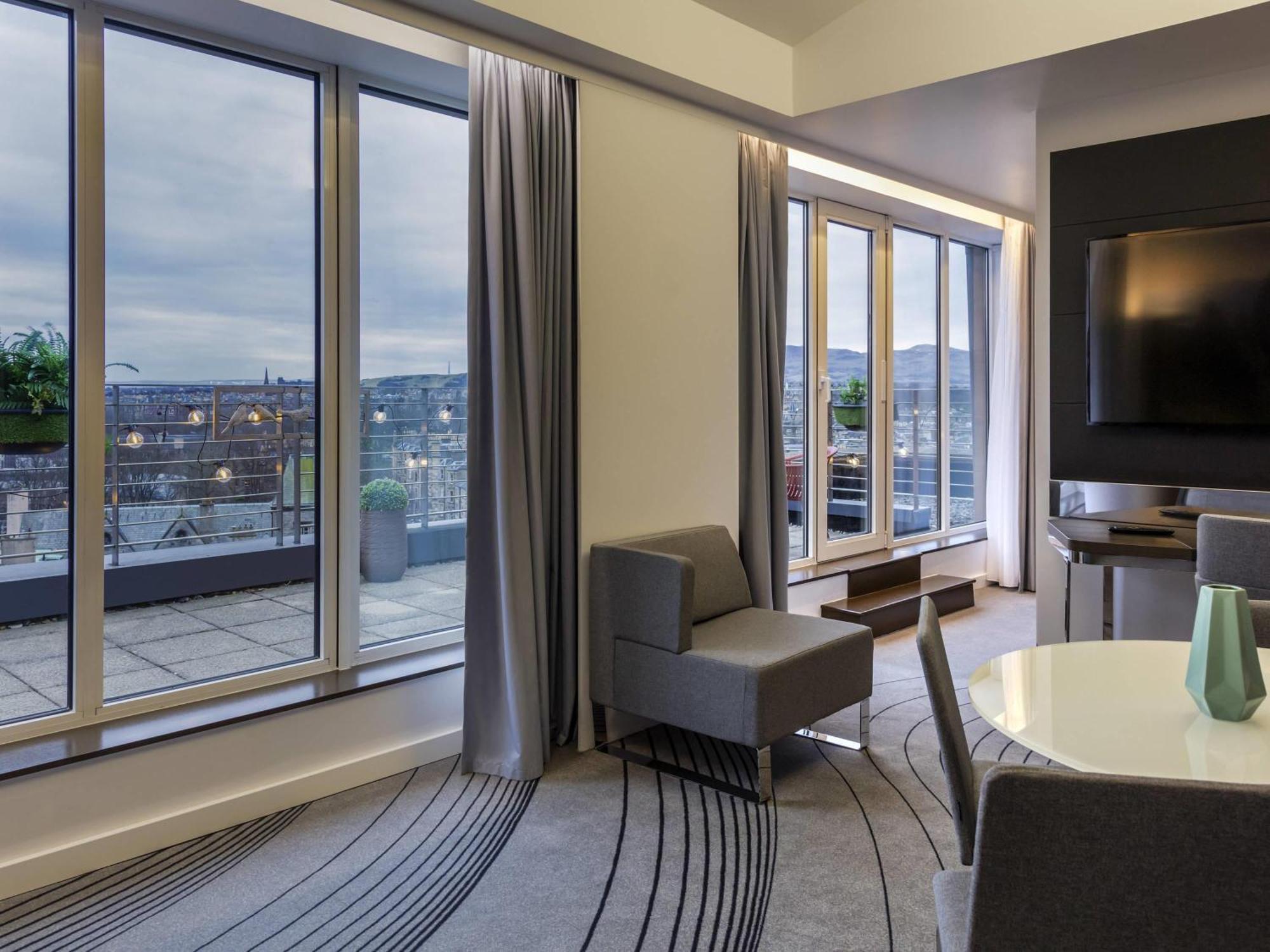 Novotel Edinburgh Centre — Photos 1